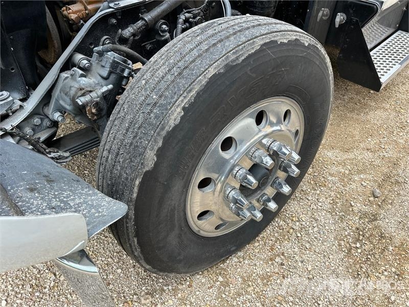Kenworth W900L Naudoti vilkikai