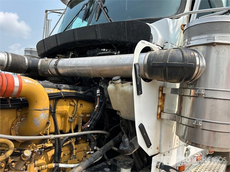 Kenworth W900L Vetopöytäautot