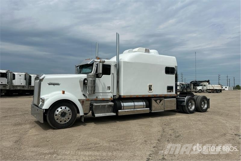 Kenworth W900L Naudoti vilkikai