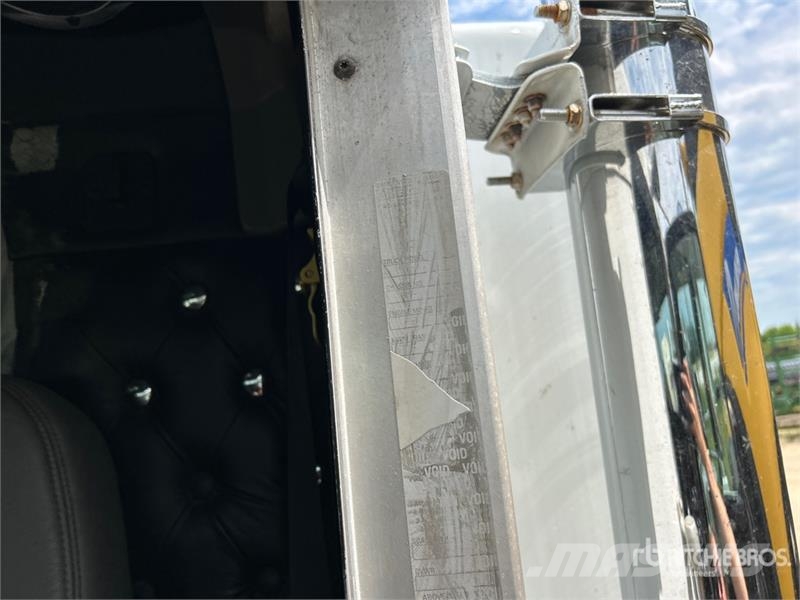 Kenworth W900L Naudoti vilkikai