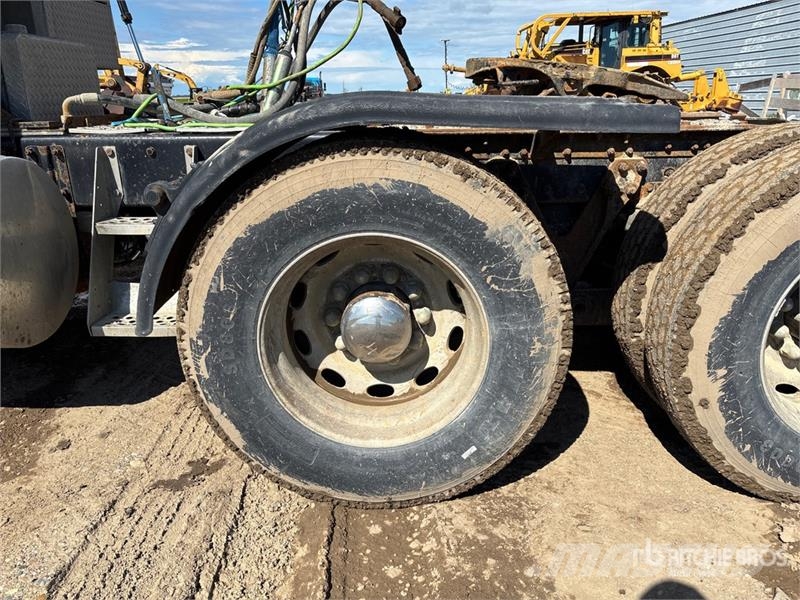 Kenworth W990 6x4 Heavy Haul T/A Sleeper Truck Tractor 中古トラクターヘッド | トレーラーヘッド