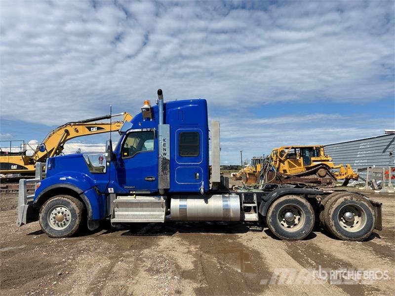 Kenworth W990 6x4 Heavy Haul T/A Sleeper Truck Tractor 中古トラクターヘッド | トレーラーヘッド