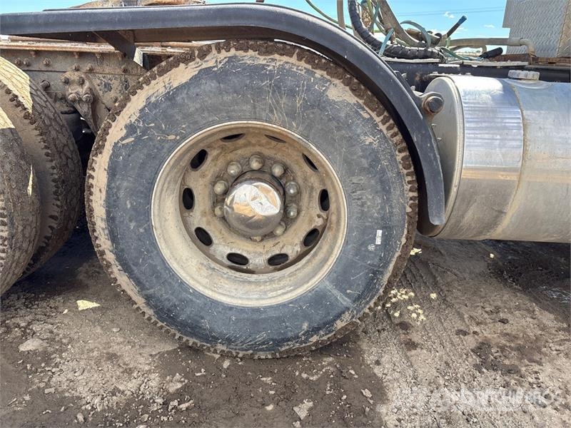 Kenworth W990 6x4 Heavy Haul T/A Sleeper Truck Tractor 中古トラクターヘッド | トレーラーヘッド