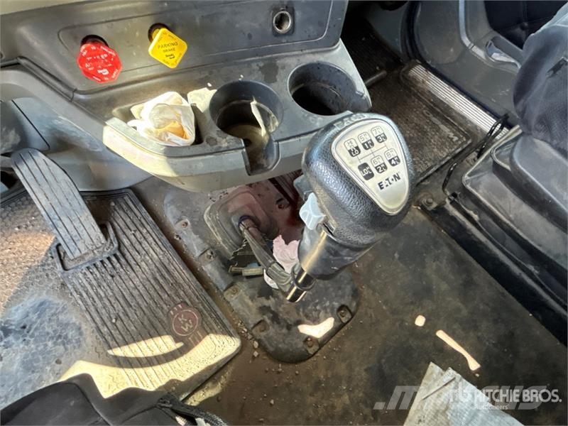 Kenworth W990 6x4 Heavy Haul T/A Sleeper Truck Tractor 中古トラクターヘッド | トレーラーヘッド