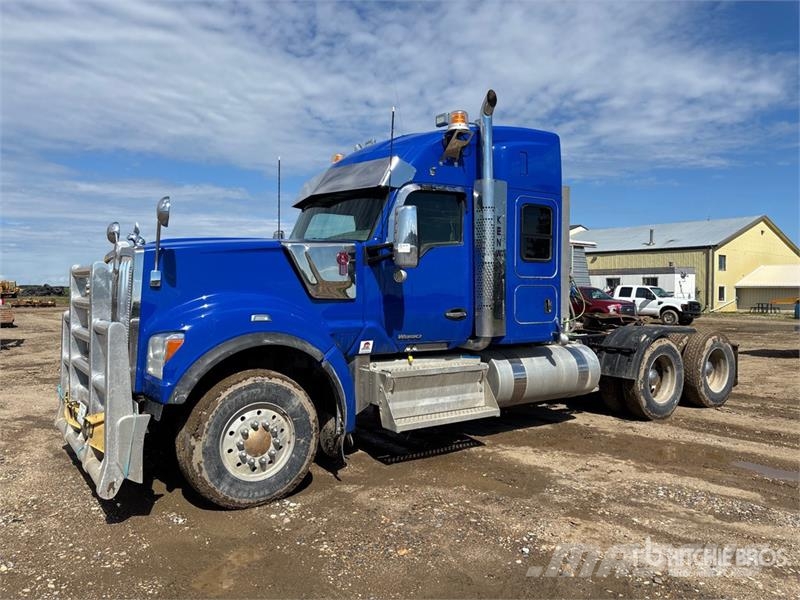 Kenworth W990 6x4 Heavy Haul T/A Sleeper Truck Tractor 中古トラクターヘッド | トレーラーヘッド