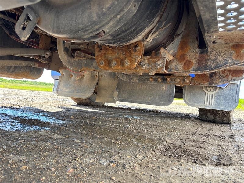 Kenworth W990 6x4 Heavy Haul T/A Sleeper Truck Tractor 中古トラクターヘッド | トレーラーヘッド