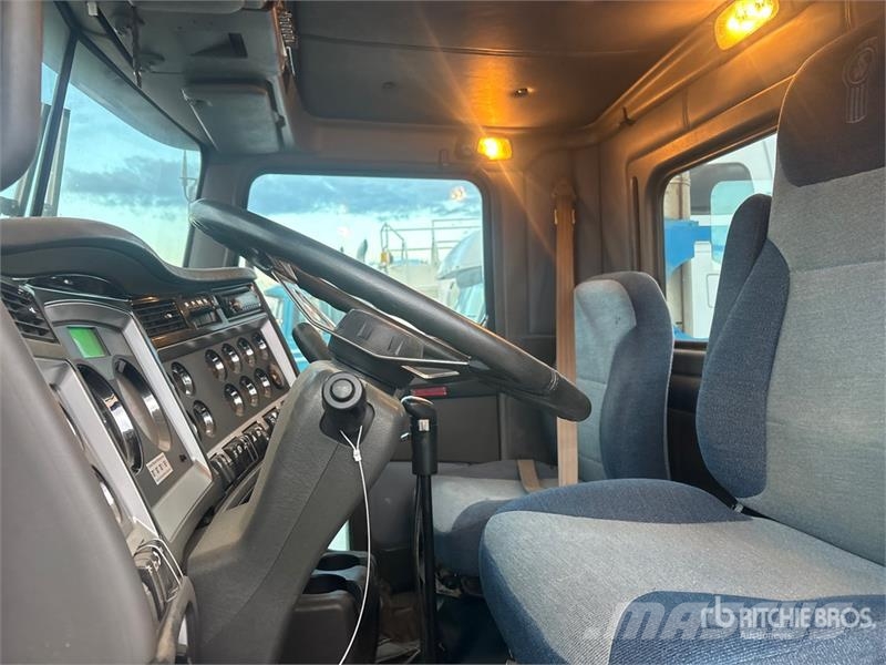 Kenworth West Crane 30 ton Straight Boom on  Kenworth T800  Camiones grúa