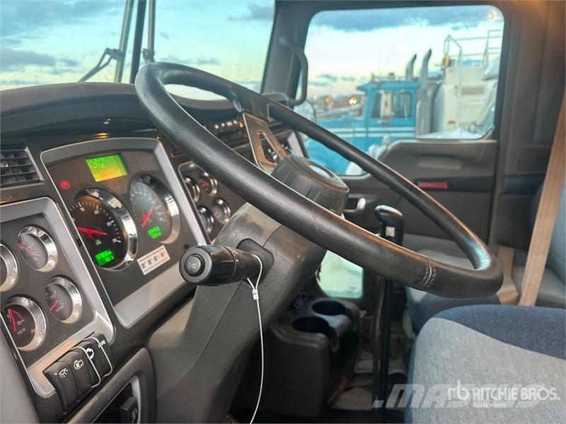 Kenworth West Crane 30 ton Straight Boom on  Kenworth T800  Camiones grúa