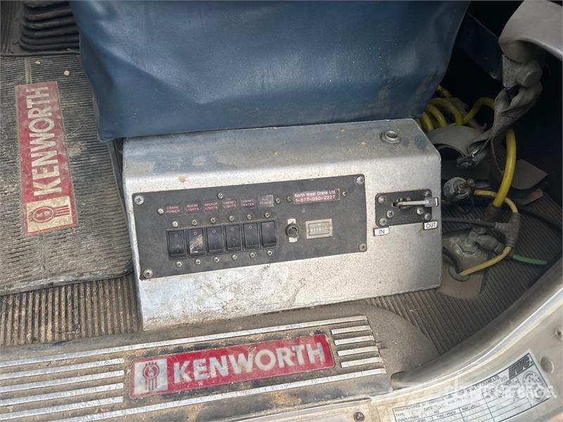 Kenworth West Crane 30 ton Straight Boom on  Kenworth T800  Camiones grúa