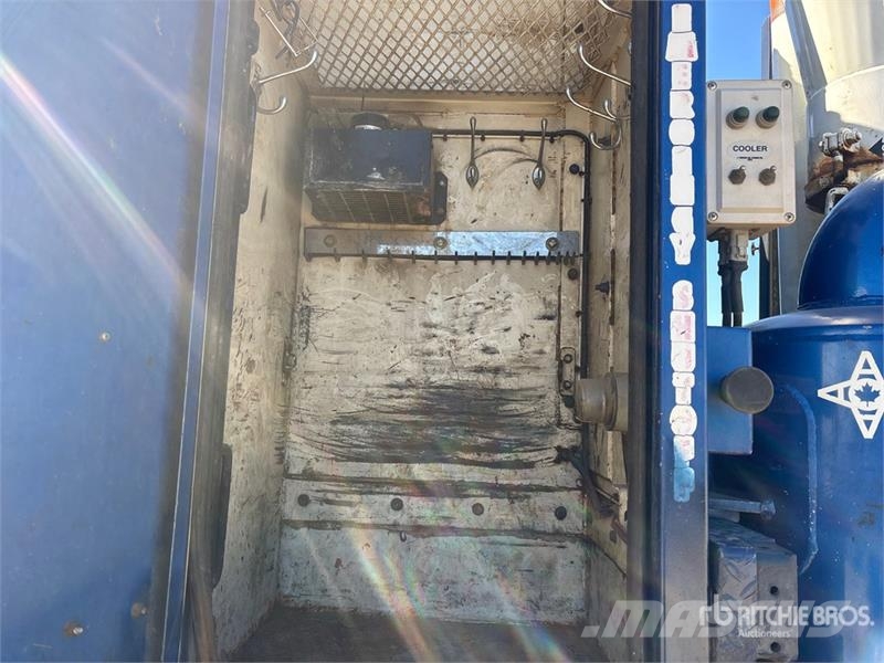 Kenworth Westech on Kenworth T800 8x6 Sleeper Vacuum Tanke Vakuumski tovornjaki