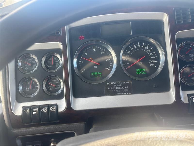 Kenworth Westech on Kenworth T800 8x6 Sleeper Vacuum Tanke Vakuumski tovornjaki