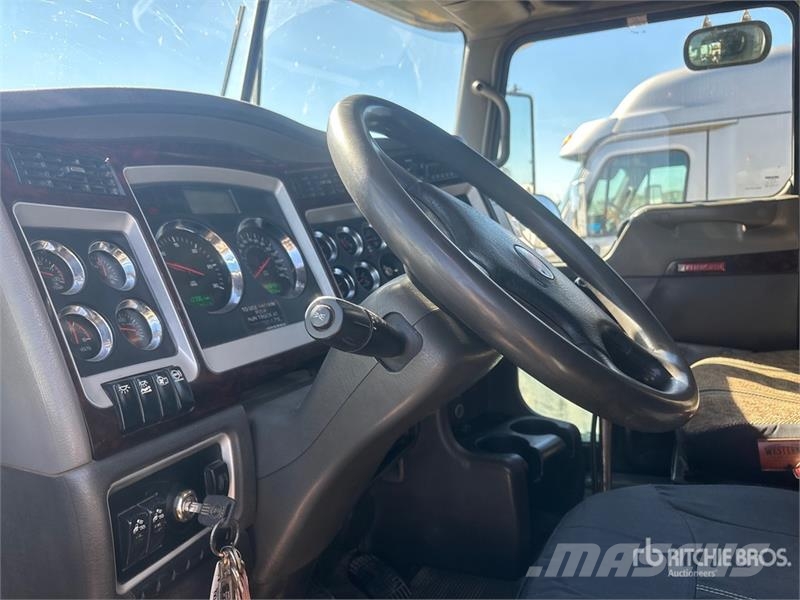 Kenworth Westech on Kenworth T800 8x6 Sleeper Vacuum Tanke Vakuumski tovornjaki