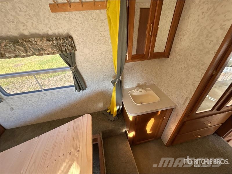 Keystone 28 ft T/A Travel Trailer Other trailers