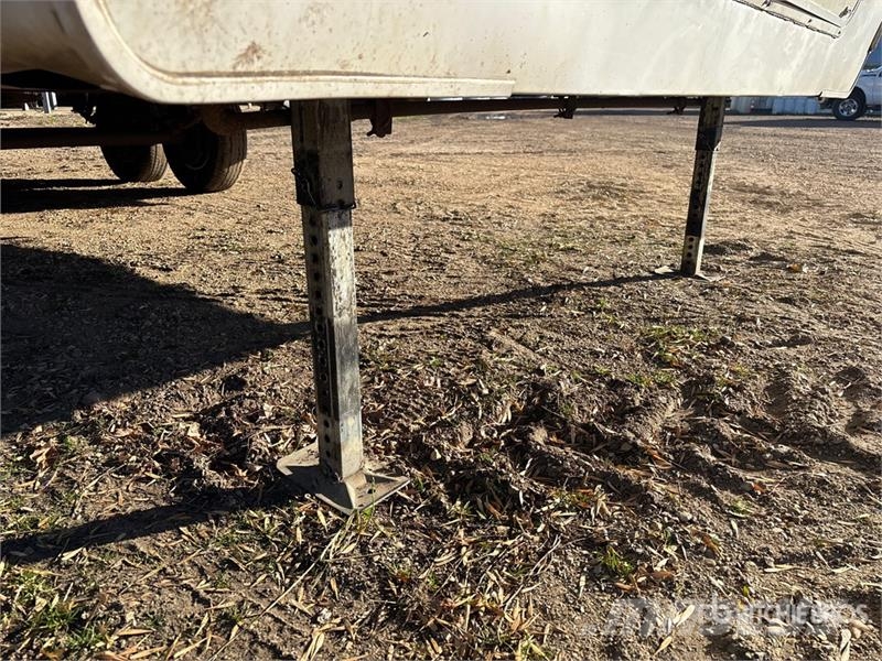 Keystone 28 ft T/A Travel Trailer Other trailers