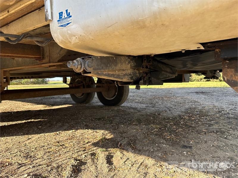 Keystone 28 ft T/A Travel Trailer Other trailers