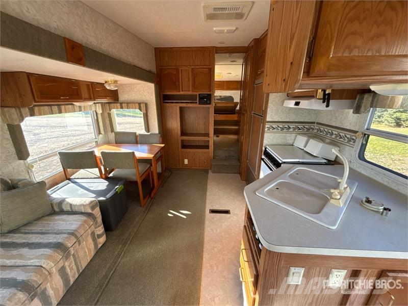 Keystone 28 ft T/A Travel Trailer Other trailers
