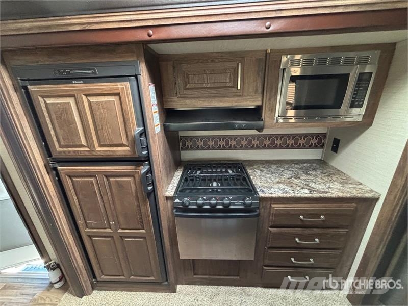 Keystone Cougar 26RBPR 26 ft T/A Travel Trailer Інші причепи