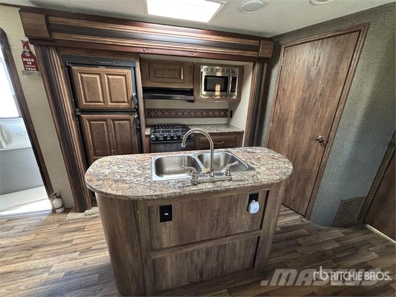 Keystone Cougar 26RBPR 26 ft T/A Travel Trailer Інші причепи