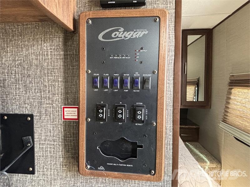 Keystone Cougar 26RBPR 26 ft T/A Travel Trailer Інші причепи