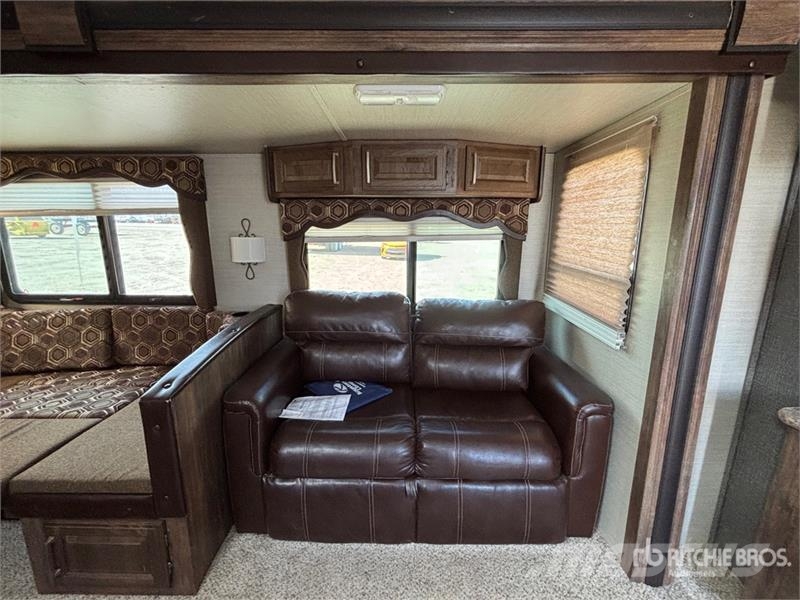 Keystone Cougar 26RBPR 26 ft T/A Travel Trailer Інші причепи