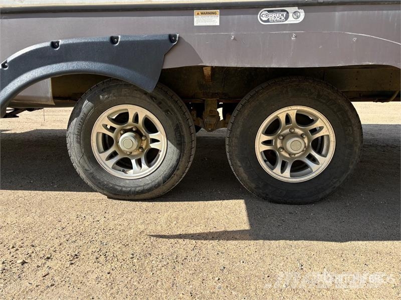 Keystone Cougar 26RBPR 26 ft T/A Travel Trailer Інші причепи