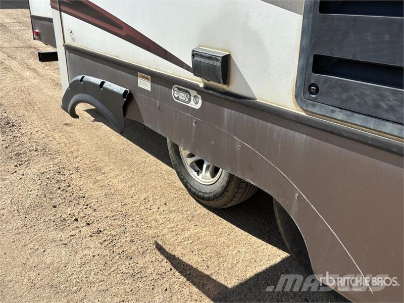 Keystone Cougar 26RBPR 26 ft T/A Travel Trailer Інші причепи