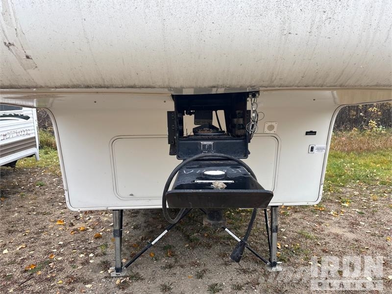 Keystone Laredo 29 ft T/A Travel Trailer Andre hengere