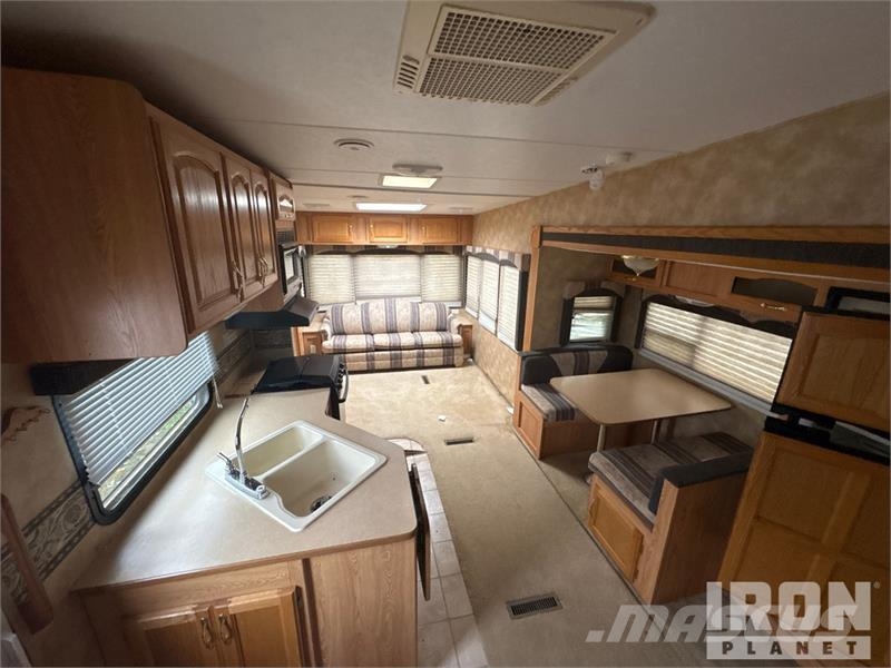 Keystone Laredo 29 ft T/A Travel Trailer Andre hengere