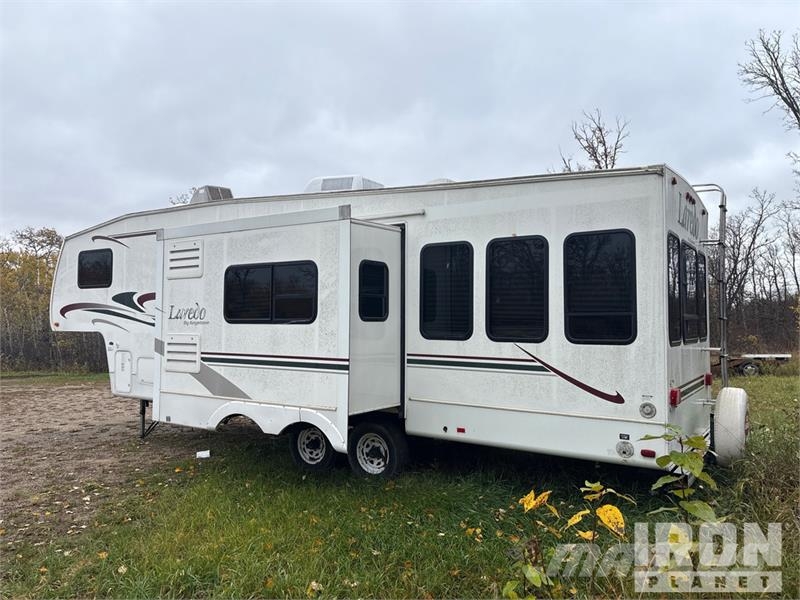 Keystone Laredo 29 ft T/A Travel Trailer Andre hengere