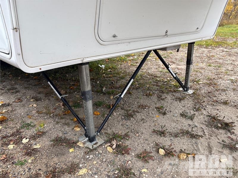Keystone Laredo 29 ft T/A Travel Trailer Andre hengere