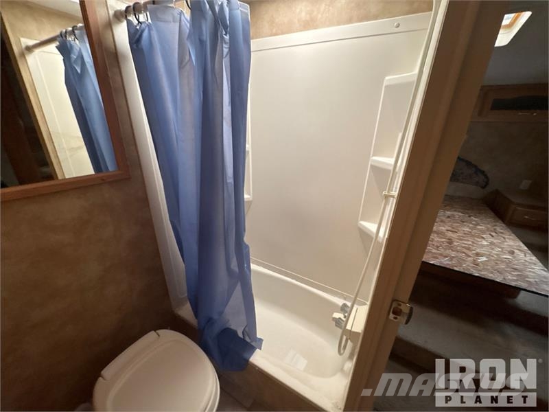 Keystone Laredo 29 ft T/A Travel Trailer Andre hengere