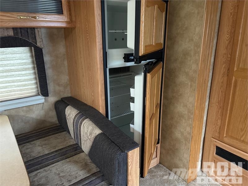 Keystone Laredo 29 ft T/A Travel Trailer Andre hengere
