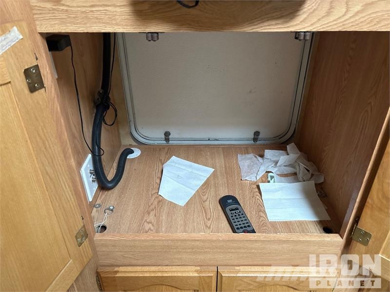 Keystone Laredo 29 ft T/A Travel Trailer Andre hengere