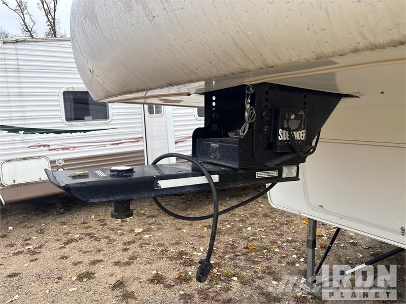 Keystone Laredo 29 ft T/A Travel Trailer Andre hengere