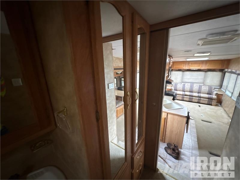 Keystone Laredo 29 ft T/A Travel Trailer Andre hengere