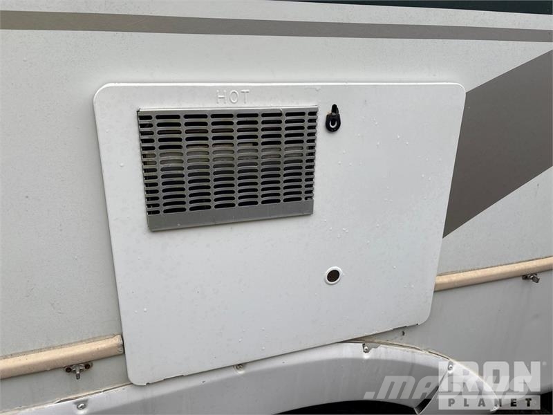 Keystone Laredo 29 ft T/A Travel Trailer Andre hengere