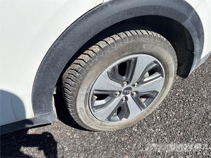 Kia Niro 2WD SUV (Inoperable) PKWs