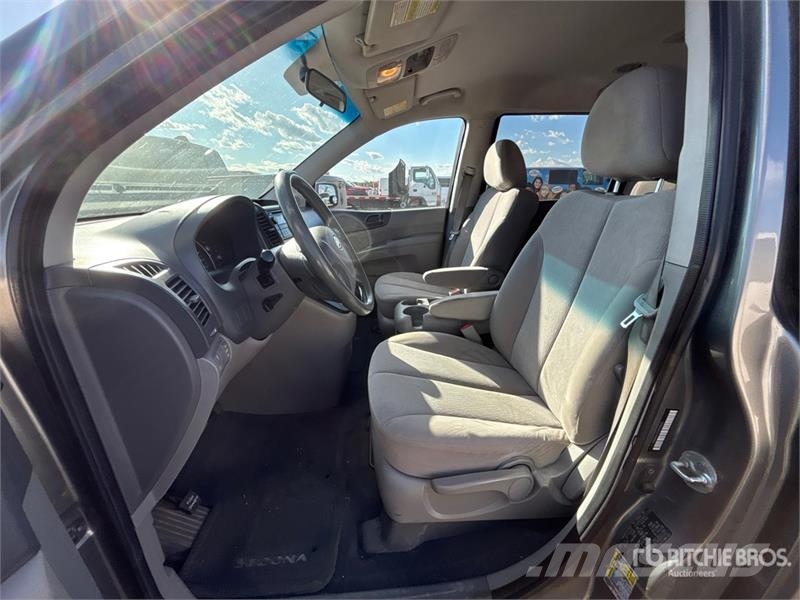 Kia Sedona PKWs