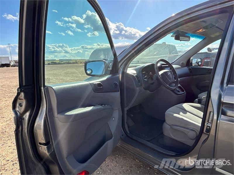 Kia Sedona PKWs