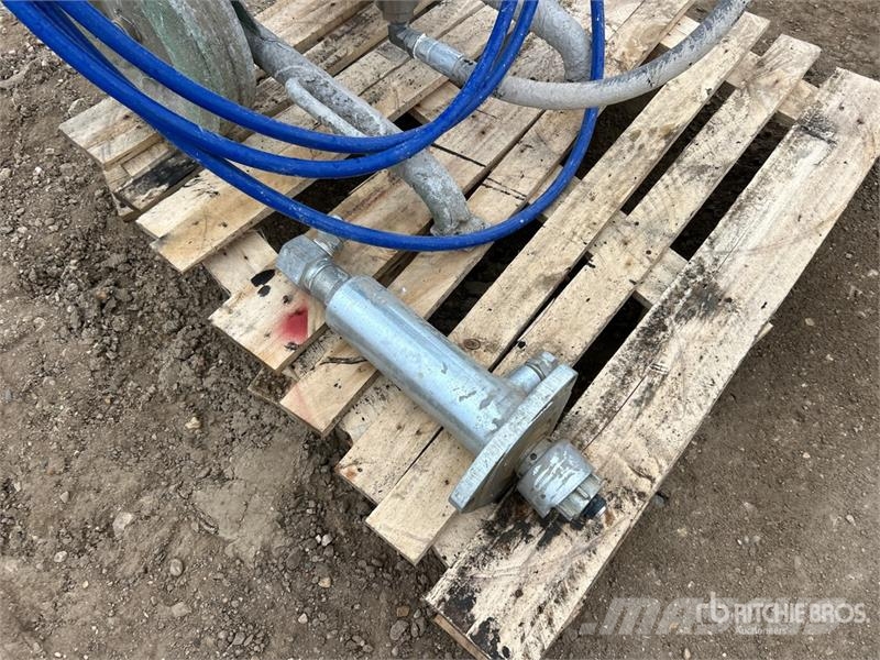 King Paint and Coatings Pump Veepumbad