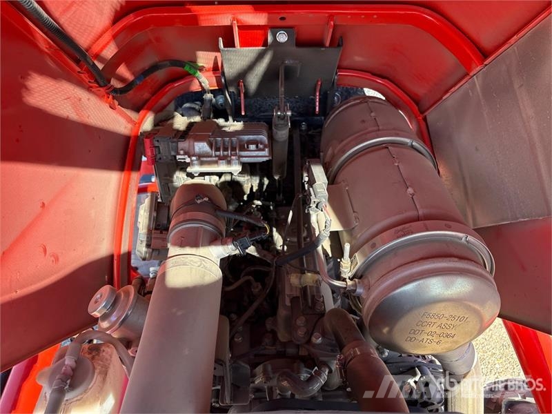 Kioti 3520 SE 4WD Utility Tractor Tractores compactos