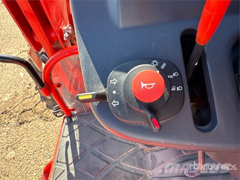 Kioti 3520 SE 4WD Utility Tractor Tractores compactos