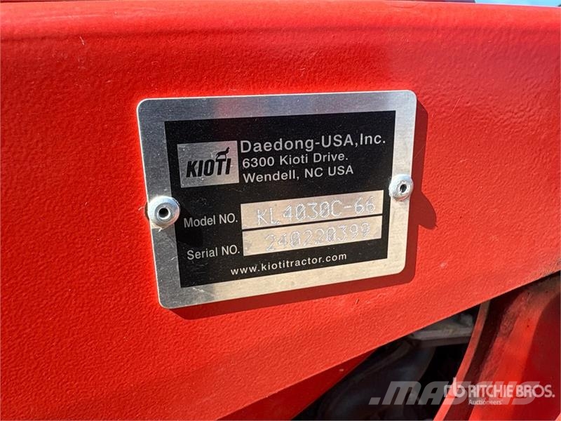 Kioti 3520 SE 4WD Utility Tractor Tractores compactos