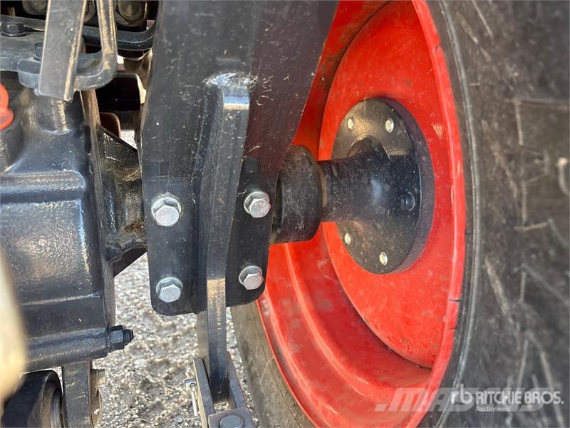 Kioti 3520 SE 4WD Utility Tractor Tractores compactos