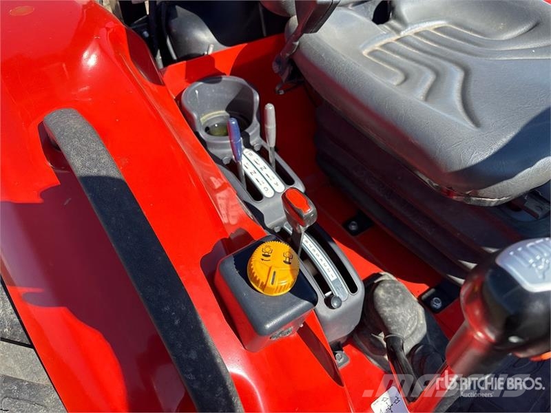 Kioti 3520 SE 4WD Utility Tractor Tractores compactos