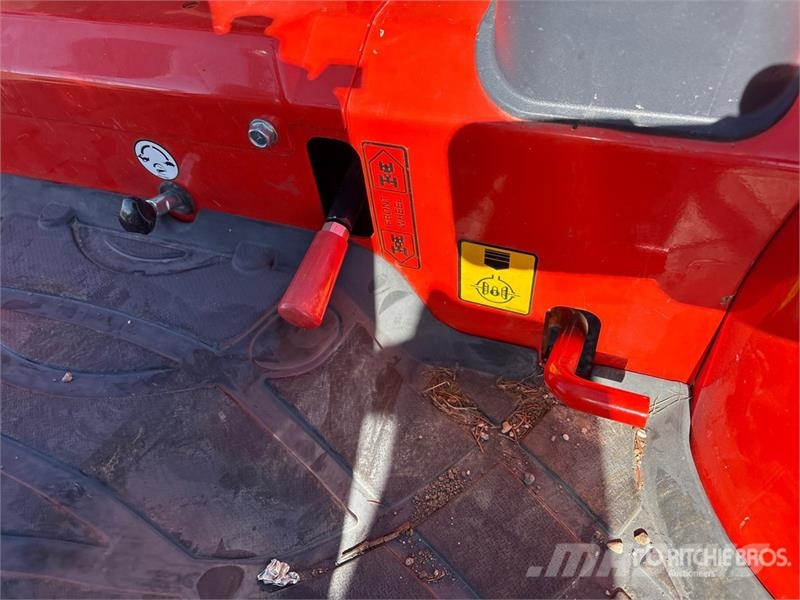 Kioti 3520 SE 4WD Utility Tractor Tractores compactos