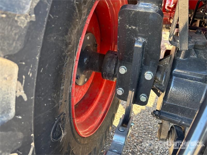 Kioti 3520 SE 4WD Utility Tractor Tractores compactos