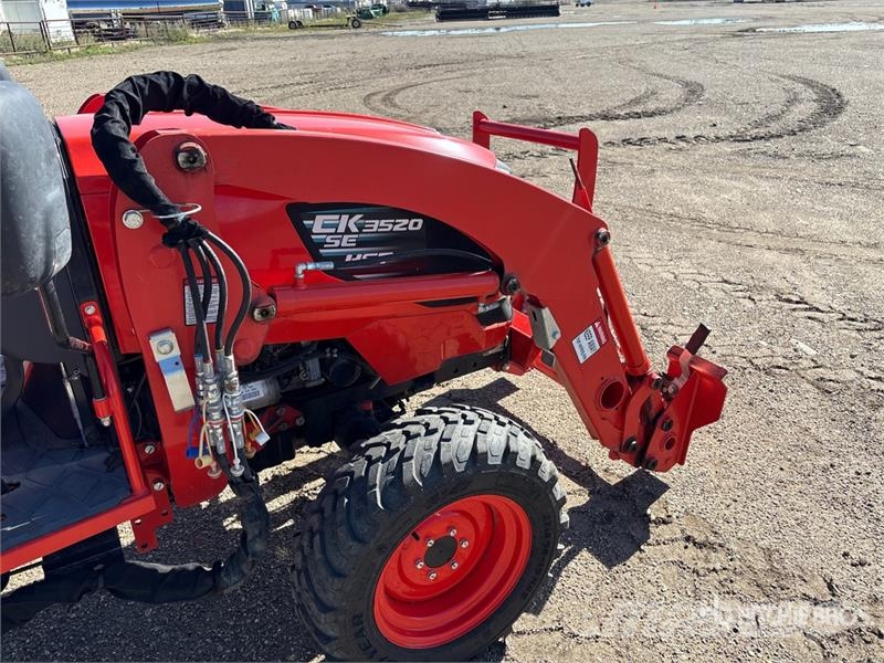 Kioti 3520 SE 4WD Utility Tractor Tractores compactos
