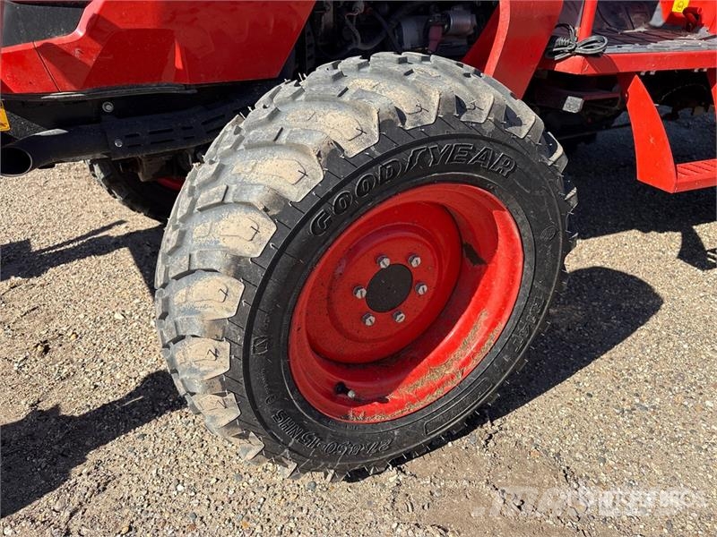 Kioti 3520 SE 4WD Utility Tractor Tractores compactos