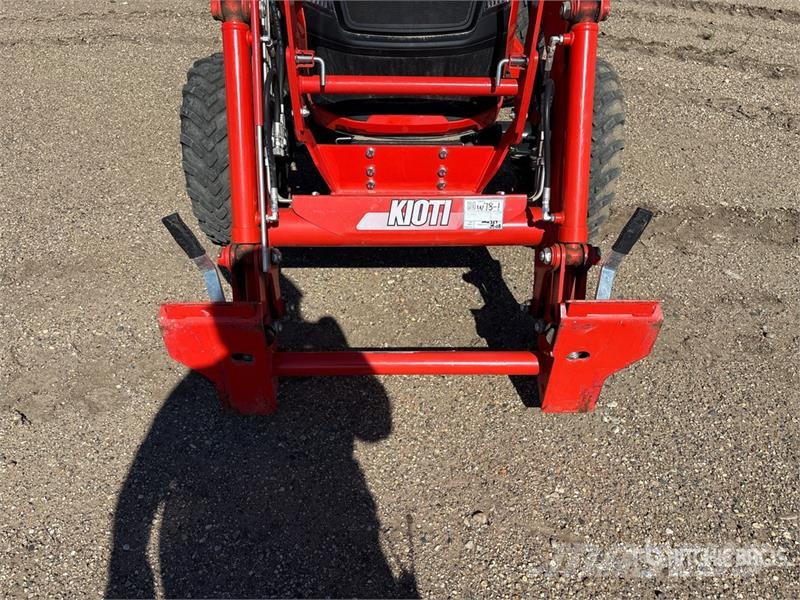 Kioti 3520 SE 4WD Utility Tractor Tractores compactos